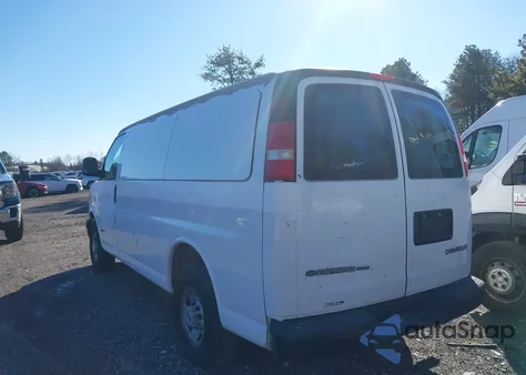 2005 Chevrolet Express z USA, uszkodzony, nr VIN 1GCGG25V551142310
